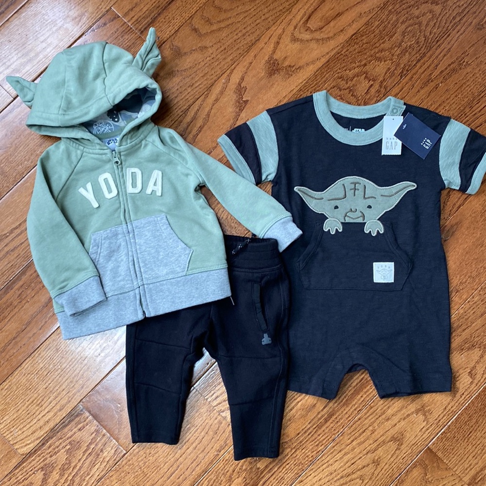 Baby Gap Yoda set